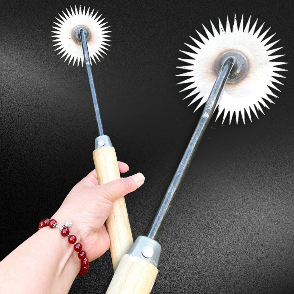 SunFlowy™ – Sustainable Sunflower hoe with Wooden Handle