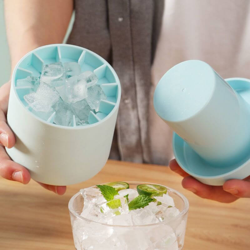 1+1 Free | IceFrozen™ – Portable Silicone Ice Cube Maker with Lid
