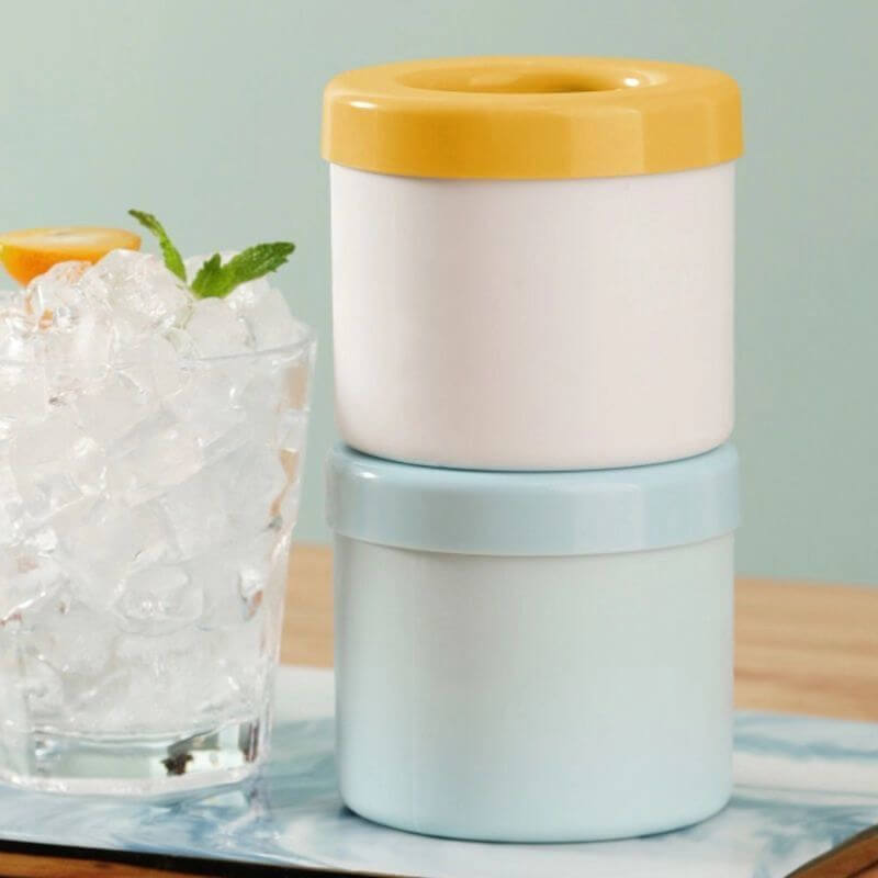 1+1 Free | IceFrozen™ – Portable Silicone Ice Cube Maker with Lid