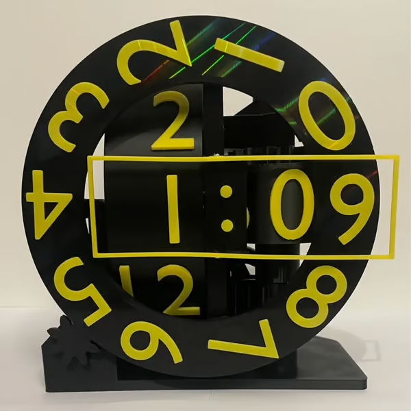 TriaxClock™ – Retro triple-axis numeric clock