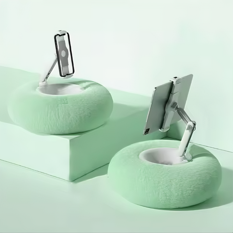 MovieNightSupport™ – Plush Stand for Smartphones and Tablets