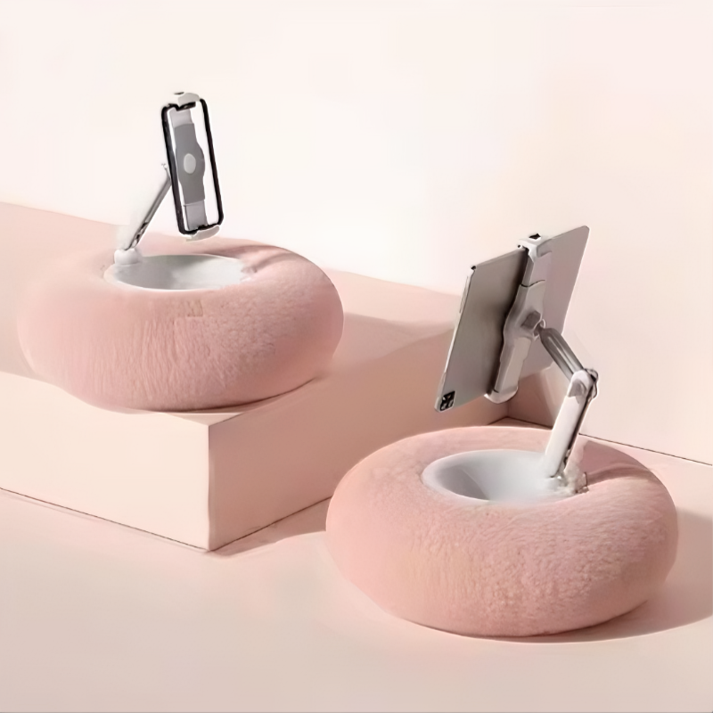 MovieNightSupport™ – Plush Stand for Smartphones and Tablets