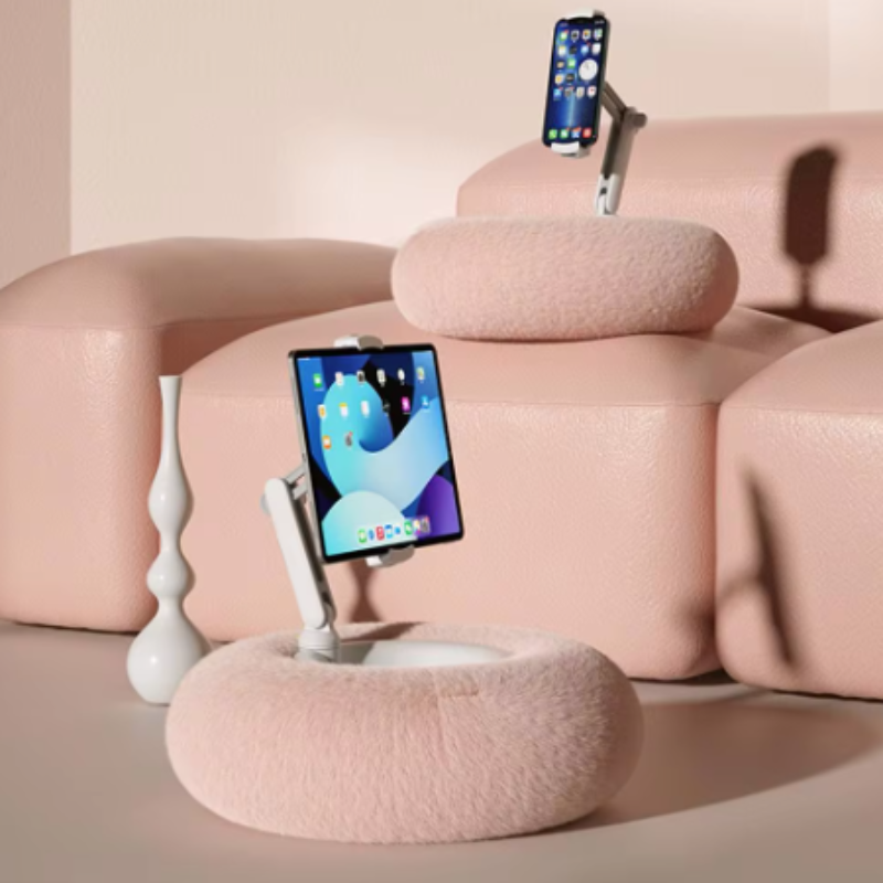 MovieNightSupport™ – Plush Stand for Smartphones and Tablets